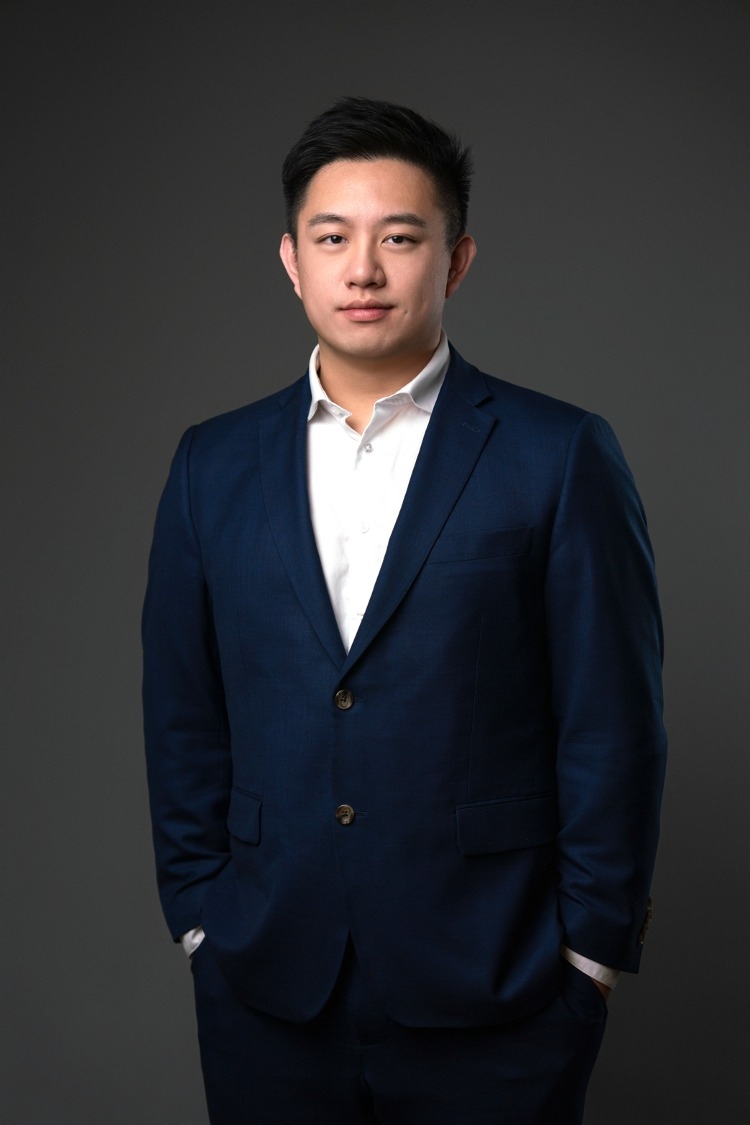 Kevin Hoang, real estate broker in Needham, Massachusetts