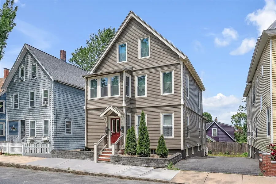 39 Madison St U:2, Somerville