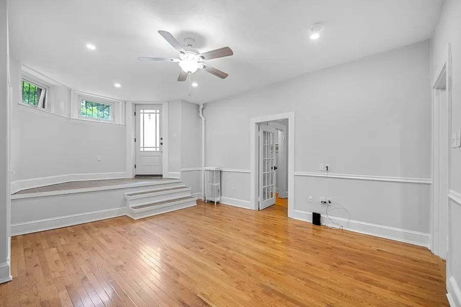 1495 Beacon St, Unit G — photo 7 of 31