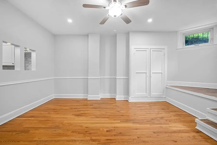 1495 Beacon St, Unit G — photo 9 of 31