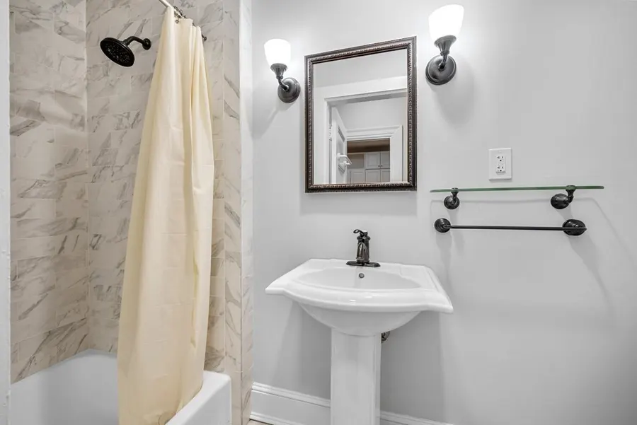 1495 Beacon St, Unit G — photo 17 of 31